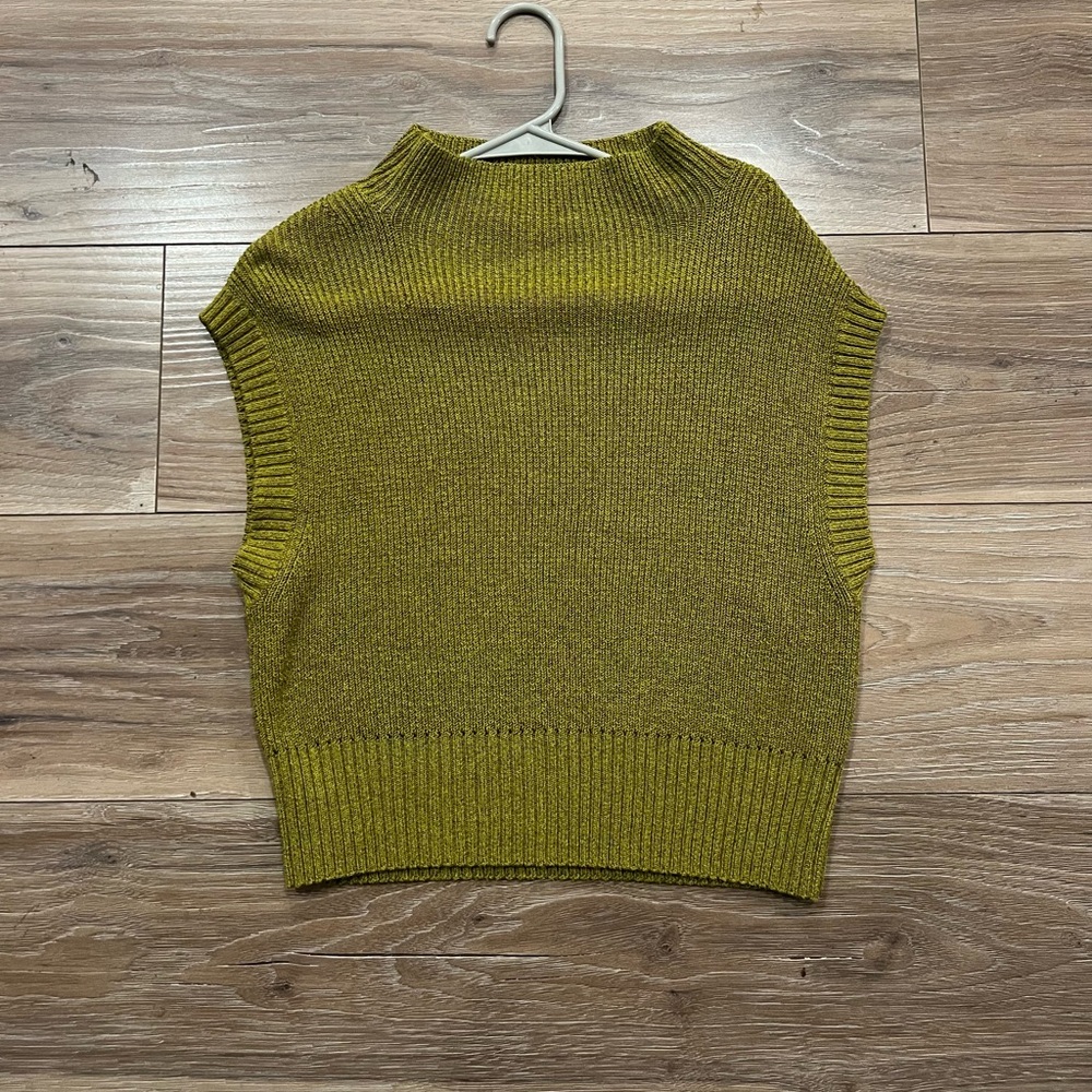 Anthropologie Maeve Amara Mock Neck Sweater Vest size XS Charteuse